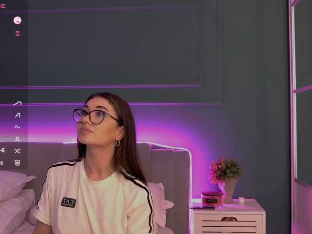 Chiaralovee live cam on BongaCams