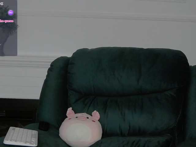Chiaralovee live cam on BongaCams