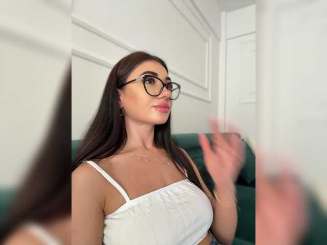 Chiaralovee live cam on BongaCams