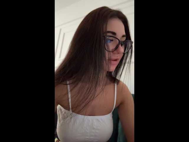 Chiaralovee live cam on BongaCams