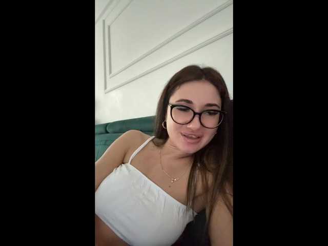 Chiaralovee live cam on BongaCams