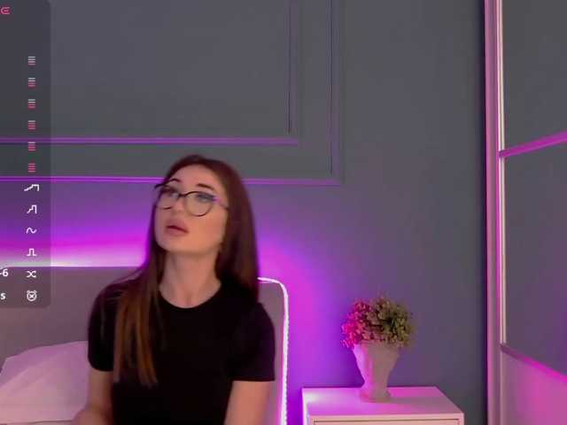 Chiaralovee live cam on BongaCams