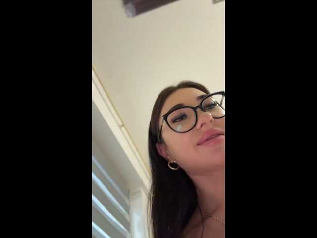 Chiaralovee live cam on BongaCams