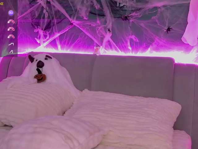 Chiaralovee live cam on BongaCams