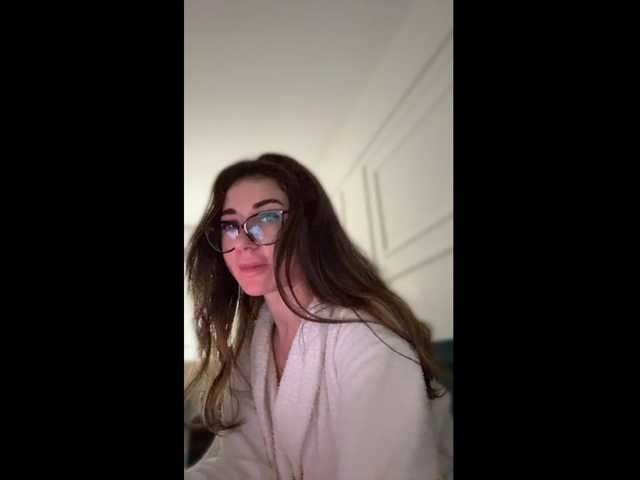 Chiaralovee live cam on BongaCams
