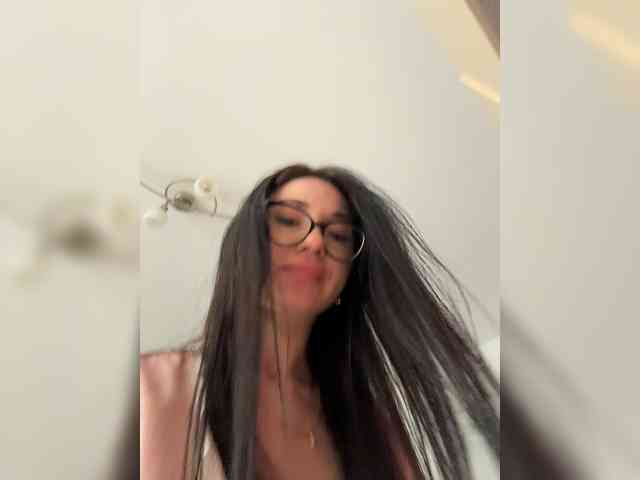 IvyNoirr webcam