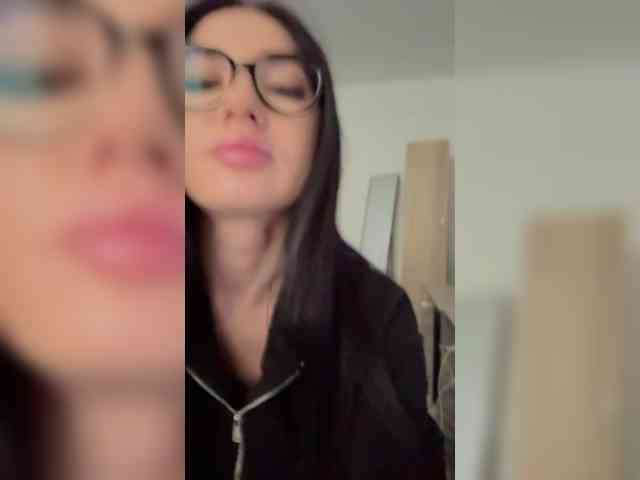 IvyNoirr webcam