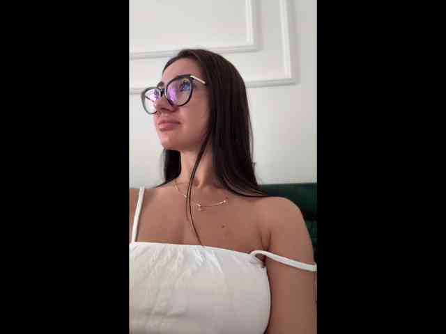 IvyNoirr webcam