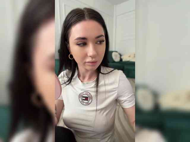 IvyNoirr webcam