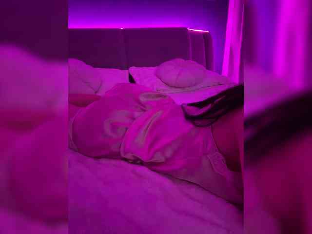 IvyNoirr webcam