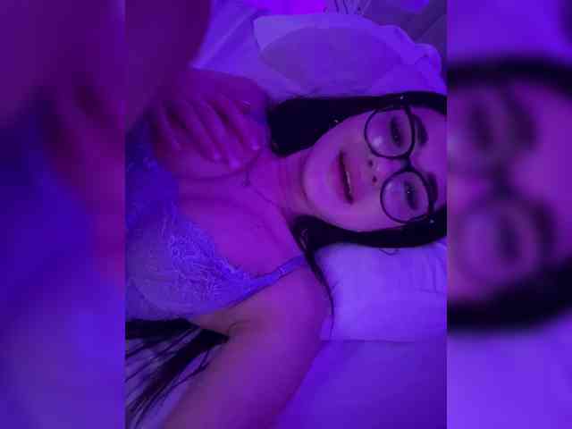 IvyNoirr webcam