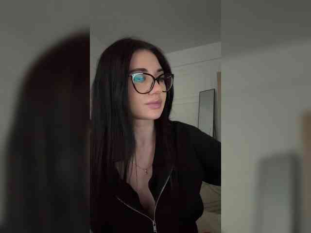 IvyNoirr webcam
