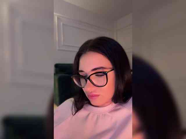 IvyNoirr webcam