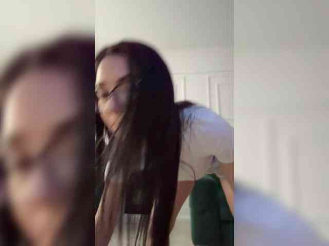 IvyNoirr webcam