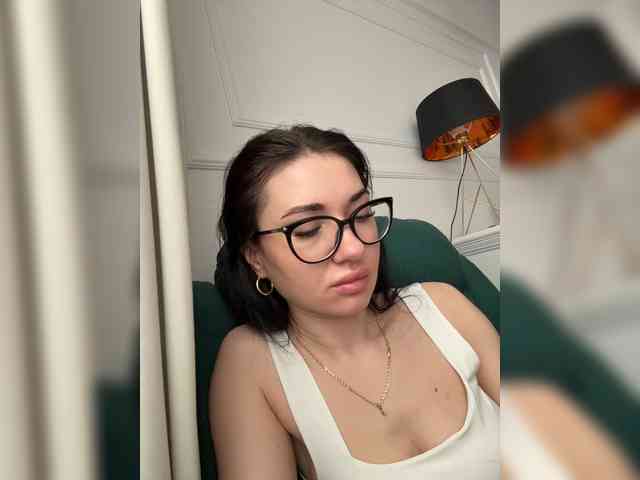 IvyNoirr webcam