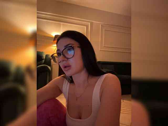 IvyNoirr webcam