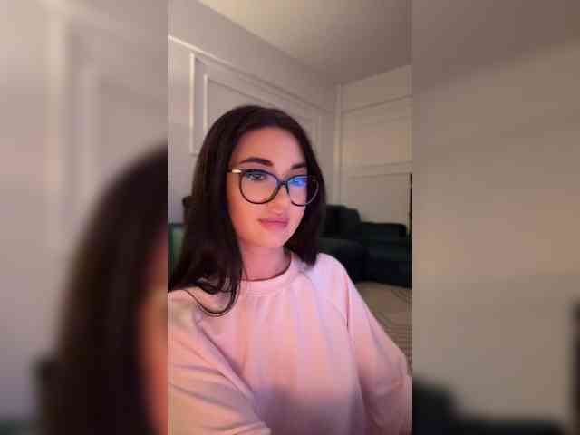 IvyNoirr webcam