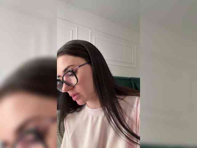 IvyNoirr webcam