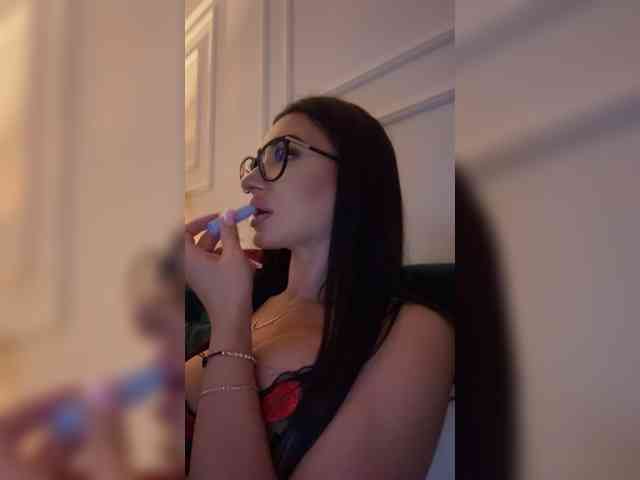 IvyNoirr webcam