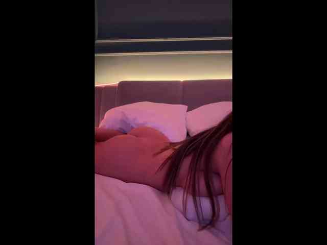 IvyNoirr webcam