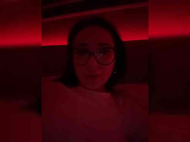 IvyNoirr webcam