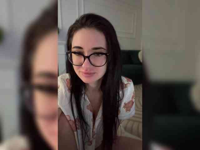 IvyNoirr webcam