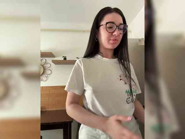 IvyNoirr webcam
