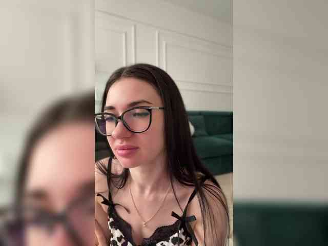 IvyNoirr webcam