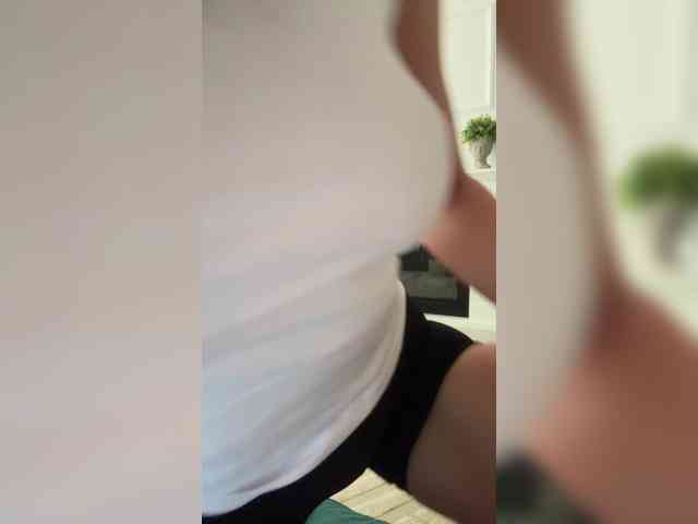 IvyNoirr webcam