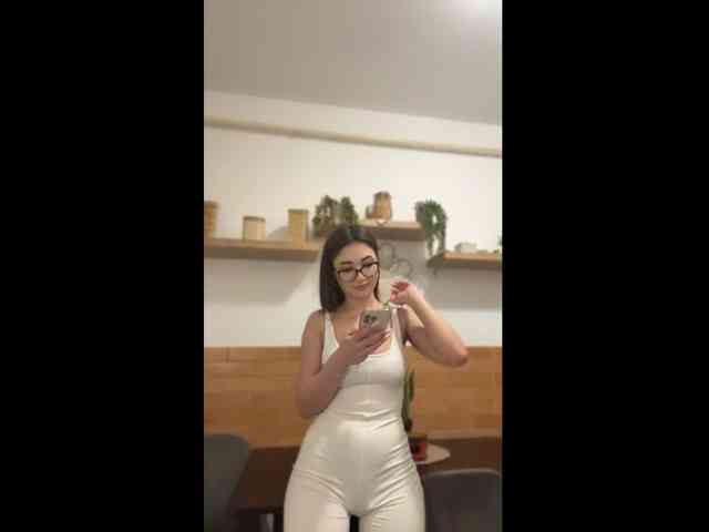 Modella: IvyyXOXO