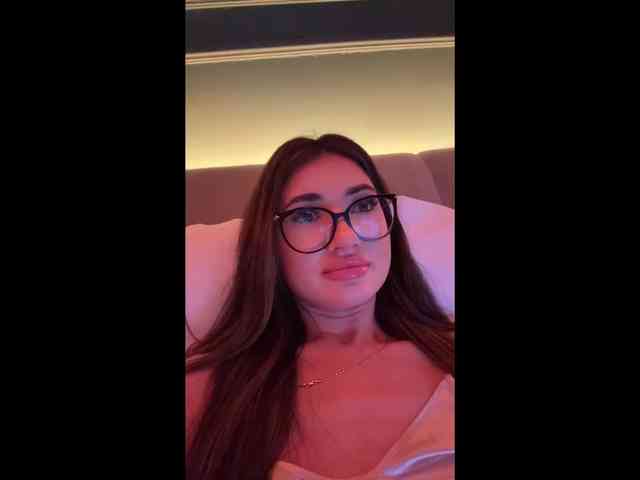 IvyNoirr webcam