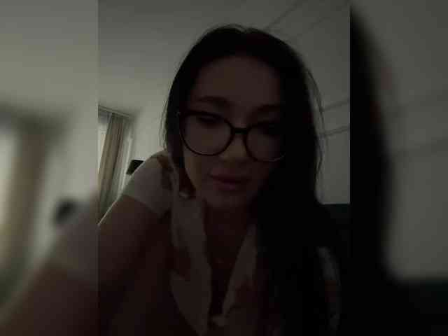 IvyNoirr webcam