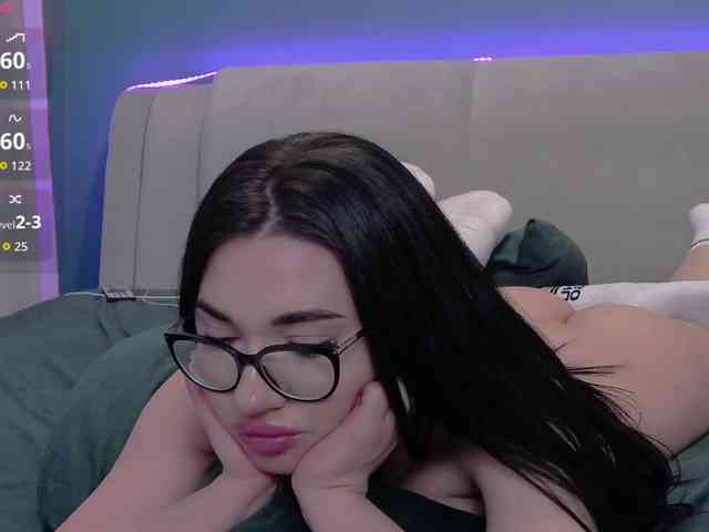 Модель: IvyNoirr