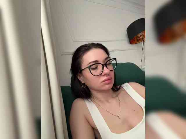 IvyNoirr webcam