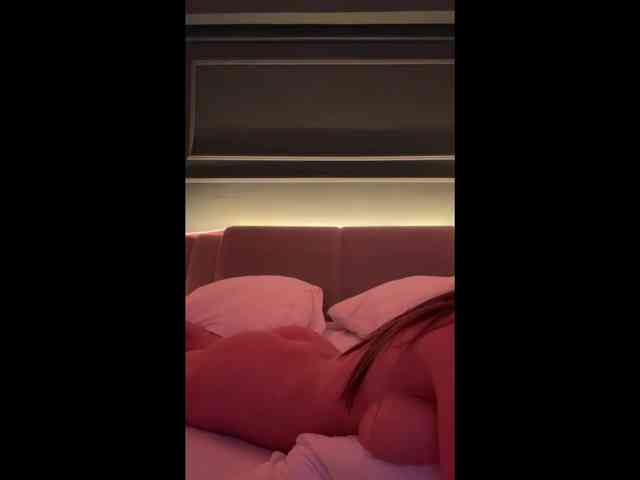 IvyNoirr webcam
