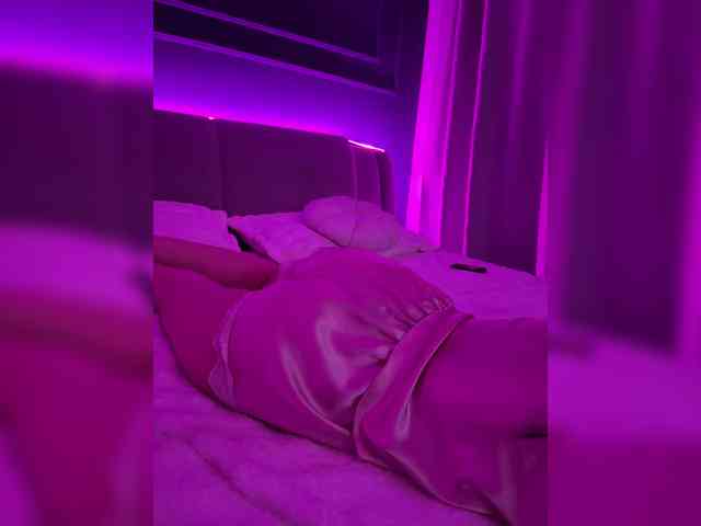 IvyNoirr webcam