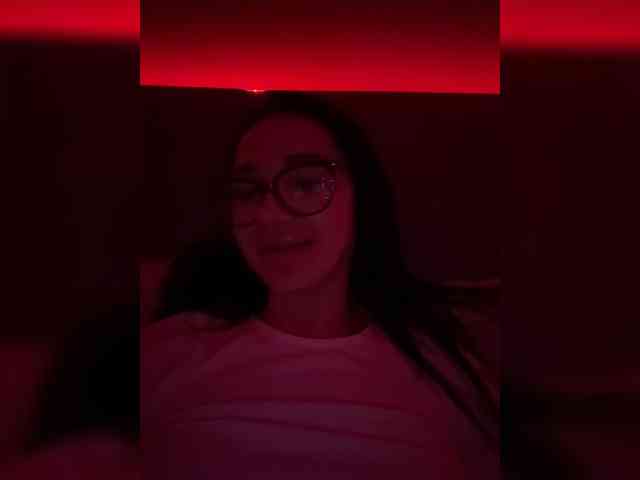 IvyNoirr webcam