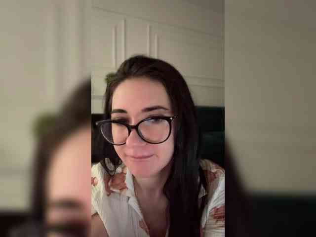 IvyNoirr webcam