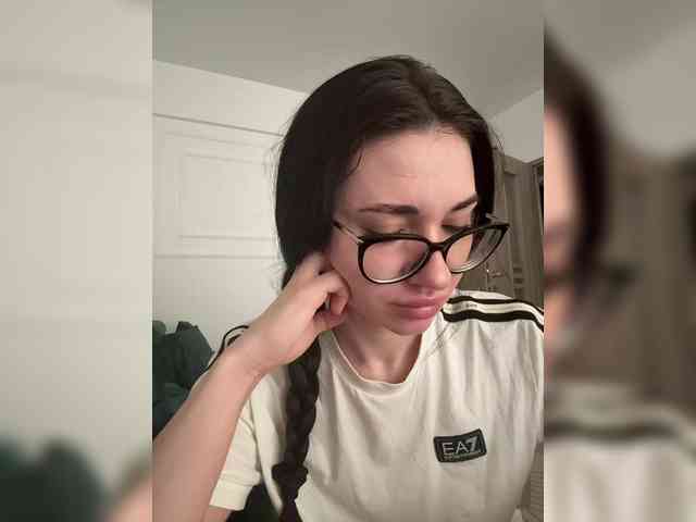 IvyNoirr webcam