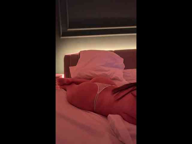 IvyNoirr webcam