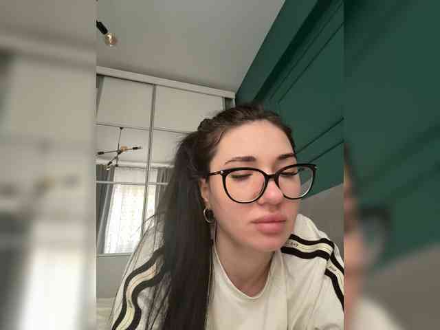 IvyNoirr webcam