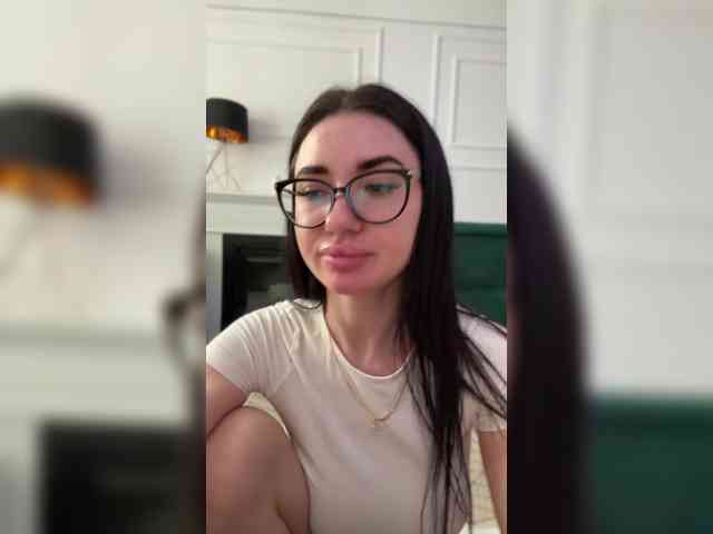 IvyNoirr webcam