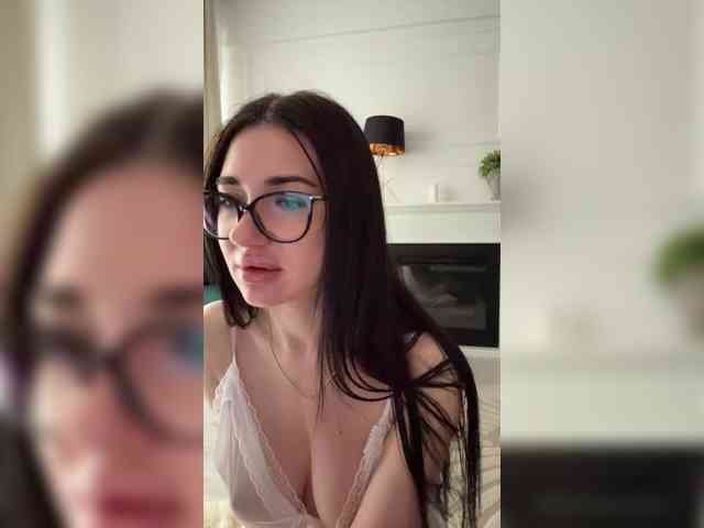 IvyNoirr webcam