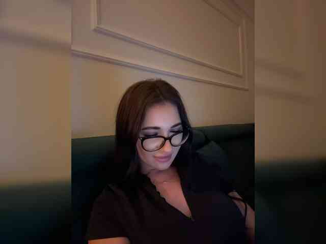 IvyNoirr webcam