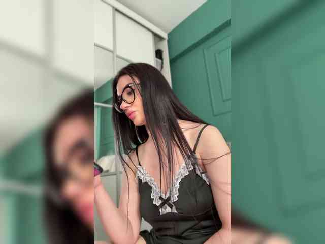 IvyNoirr webcam