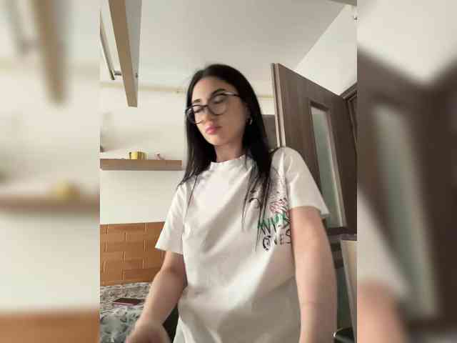 IvyNoirr webcam