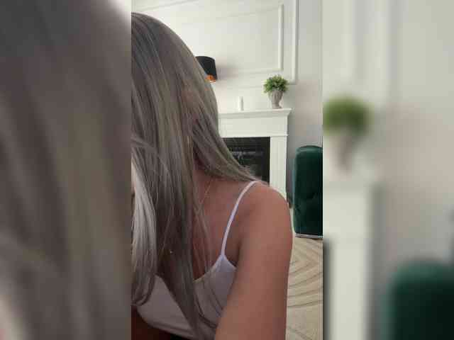 IvyNoirr webcam
