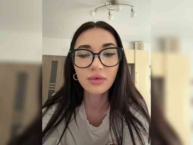 IvyNoirr webcam