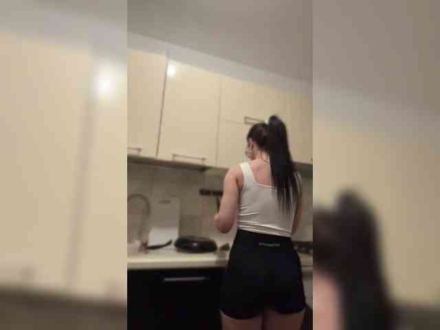 IvyNoirr webcam