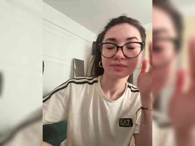 IvyNoirr webcam